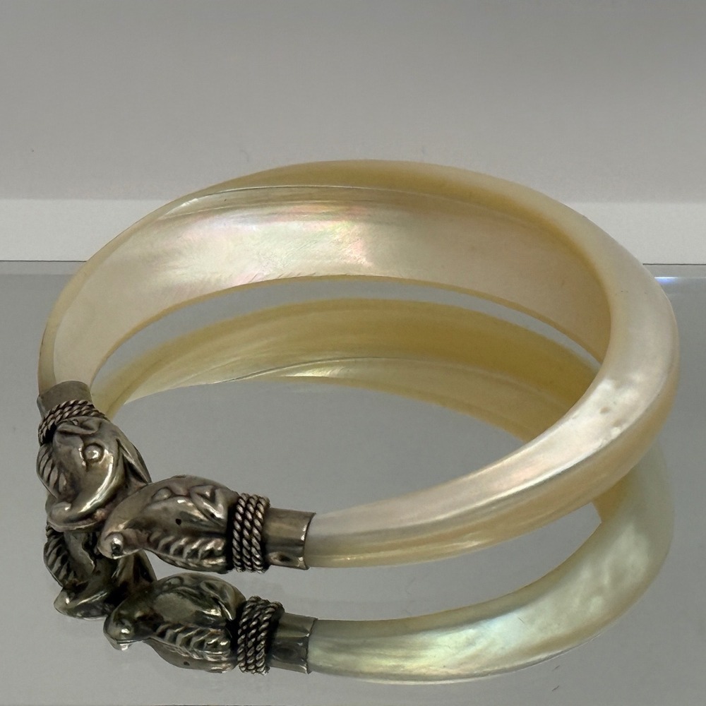 * Vintage Mother of Pearl Shell Bangle Bracelet Elephant Head Silver Plated Boho - Picture 6 of 14